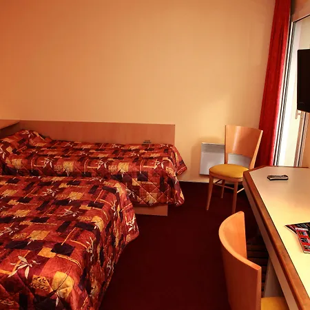 Les Genets Bayonne 2*