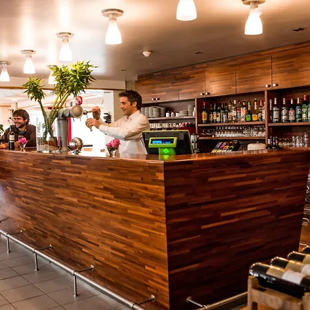 Les Genets Bayonne 2*