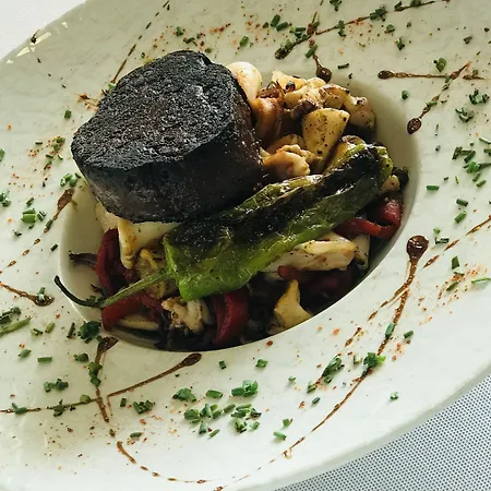 Les Genets Bayonne 2*