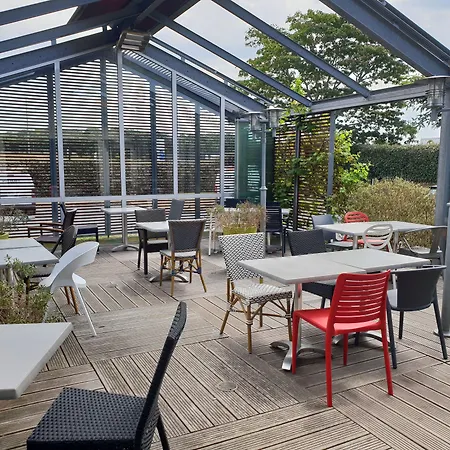 Отель Les Genets Bayonne Lahubiague