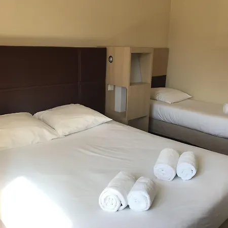 Les Genets Bayonne 2*