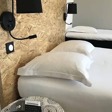 Les Genets Bayonne Отель 2*