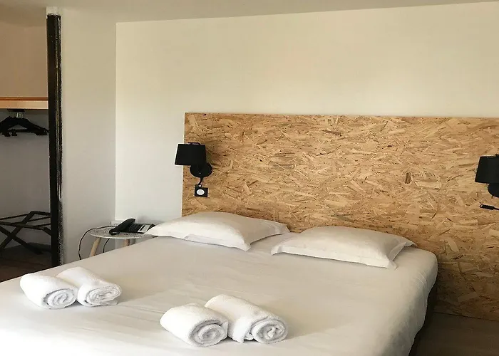 Hotel Les Genets Bayonne 2*