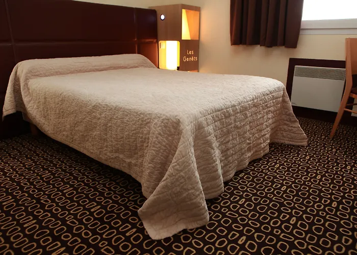 Les Genets Bayonne 2*