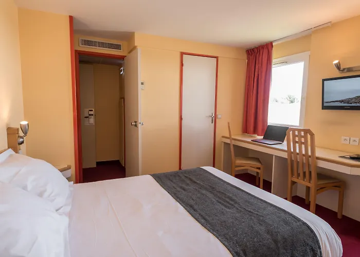 Hotel Les Genets Bayonne 2*