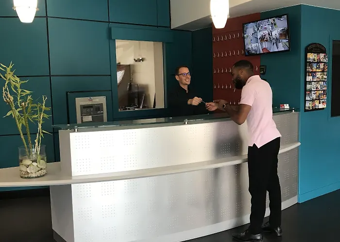 Les Genets Bayonne Hotel Lahubiague