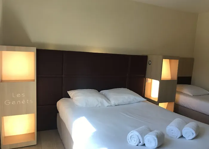 Les Genets Bayonne 2*