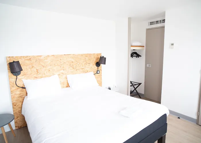 Hotel Les Genets Bayonne 2*