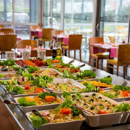 Les Genets Bayonne 2* Lahubiague