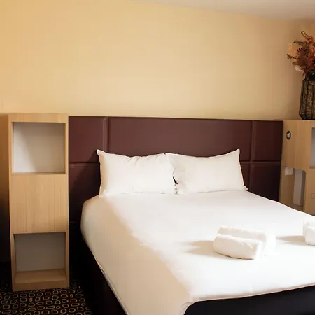 Hotel Les Genets Bayonne Lahubiague